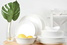 Белоснежная посуда для вкусной еды Белоснежная посуда для вкусной еды
